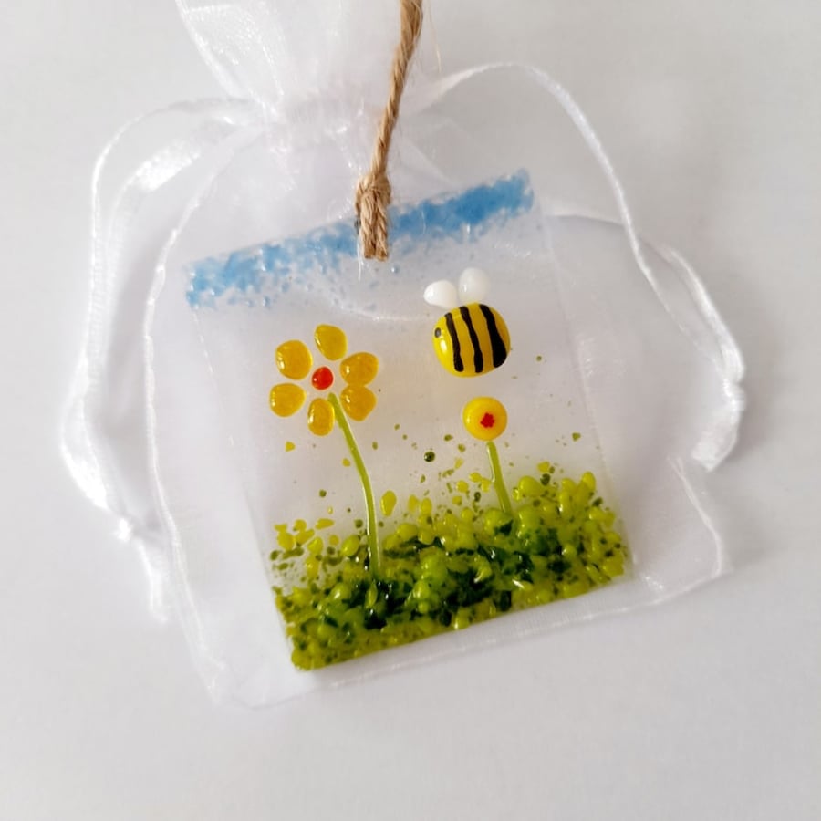 Small Fused Glass Suncatcher With Yellow Daisy And Bee 