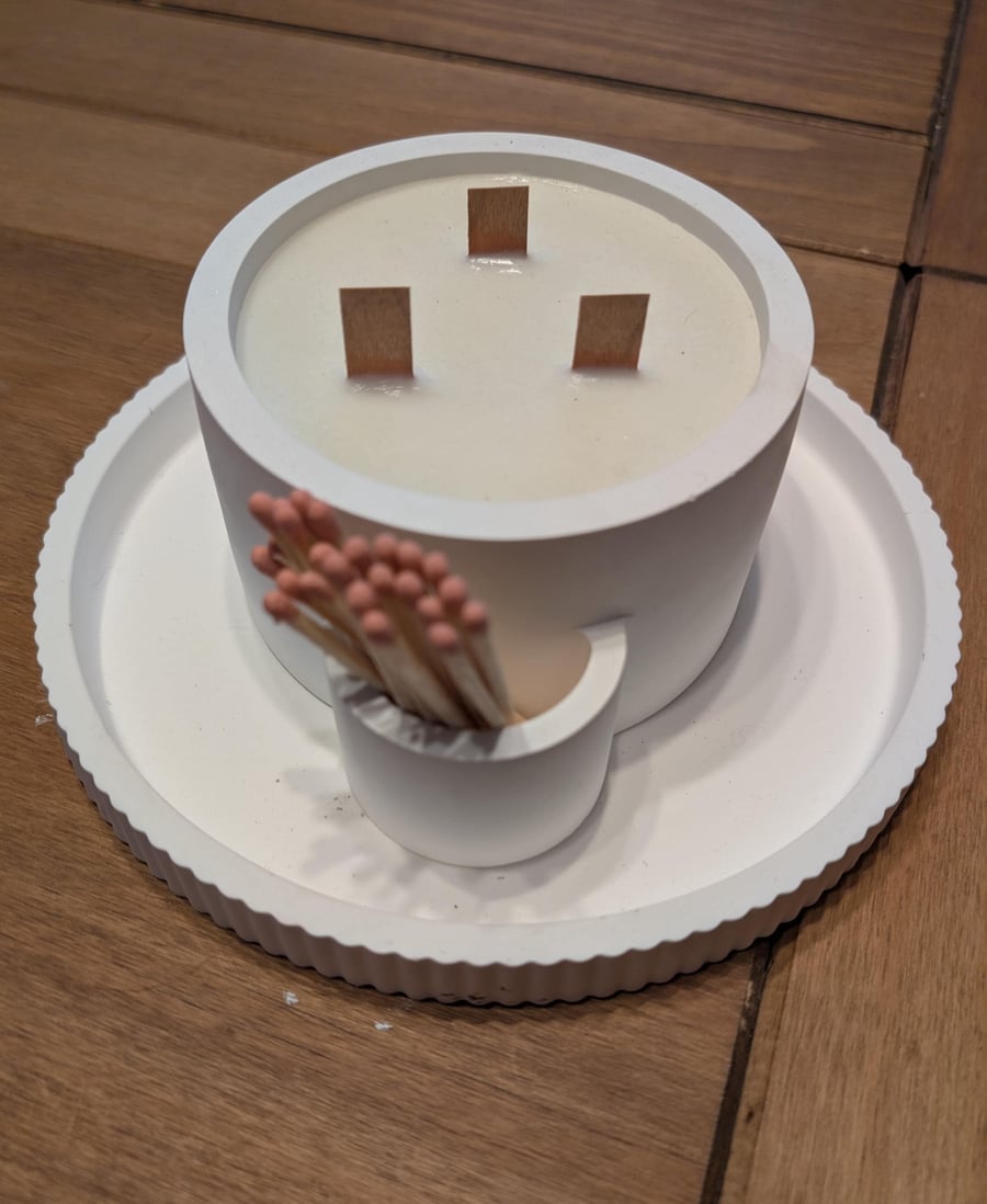 Image of White Eco-Resin Large Tray & Candle With Matchstick Holder