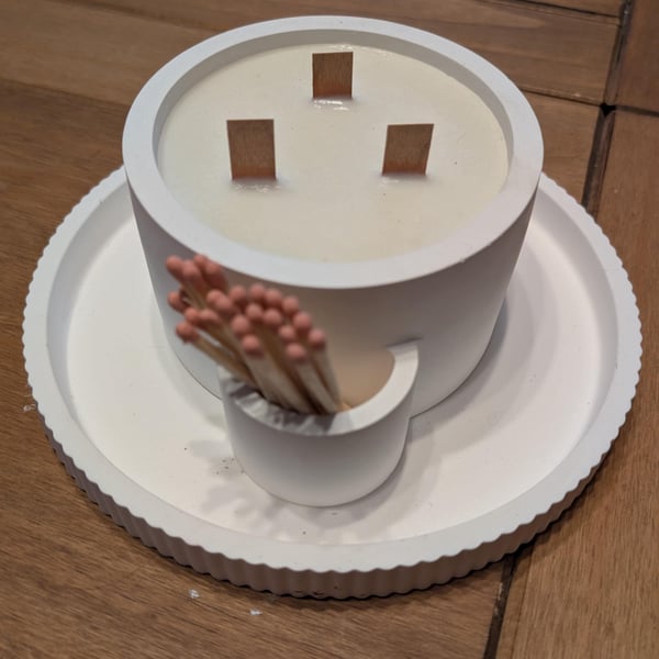 White Eco-Resin Large Tray & Candle With Matchstick Holder