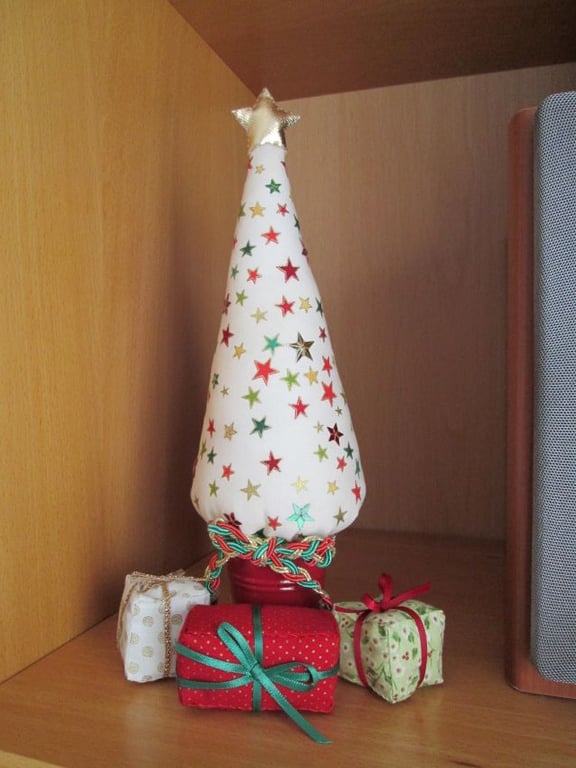 'Starry' Miniature Christmas Tree and Parcel Set