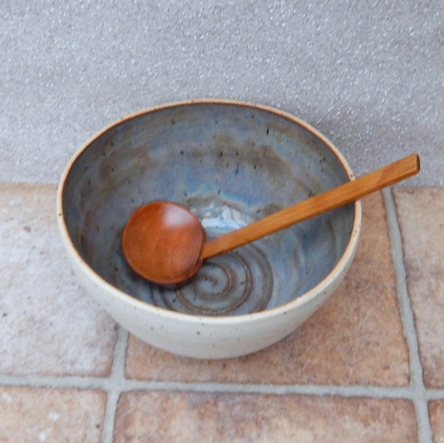 Noodle or rice serving bowl dish Hand Thrown Stoneware Handmade Pottery 