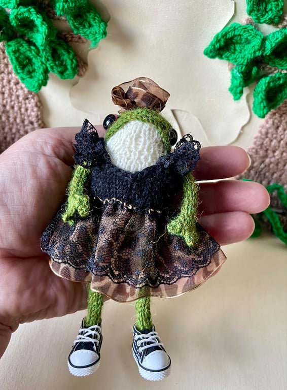 Miniature Knitted Little Frog Ornament, Poseable Gothic Glamour Leopard Print 