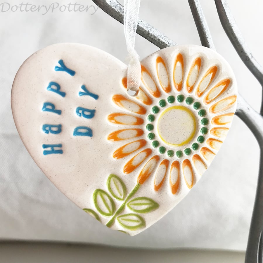 Ceramic heart decoration flower design Happy Day