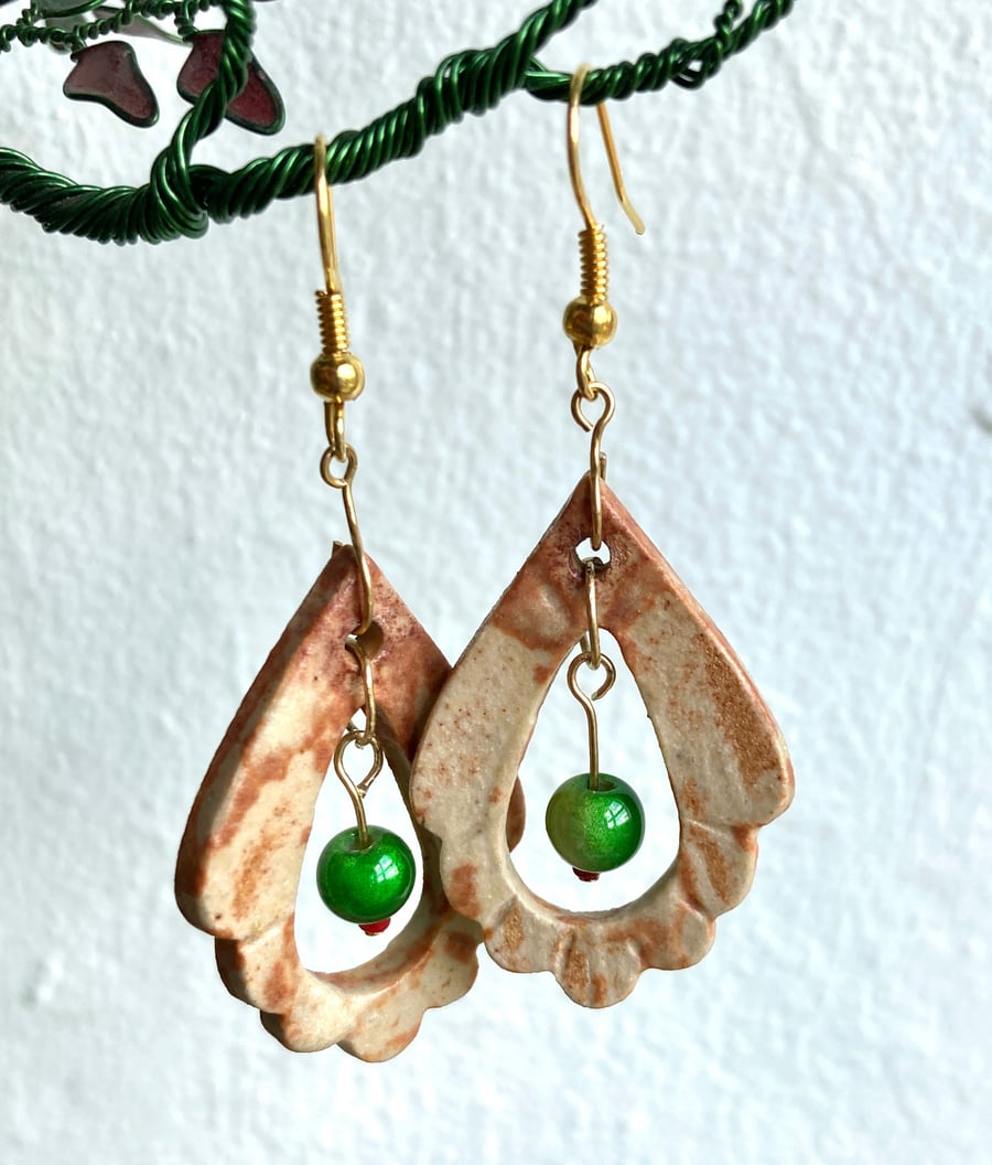 Green bead ceramic earrings 