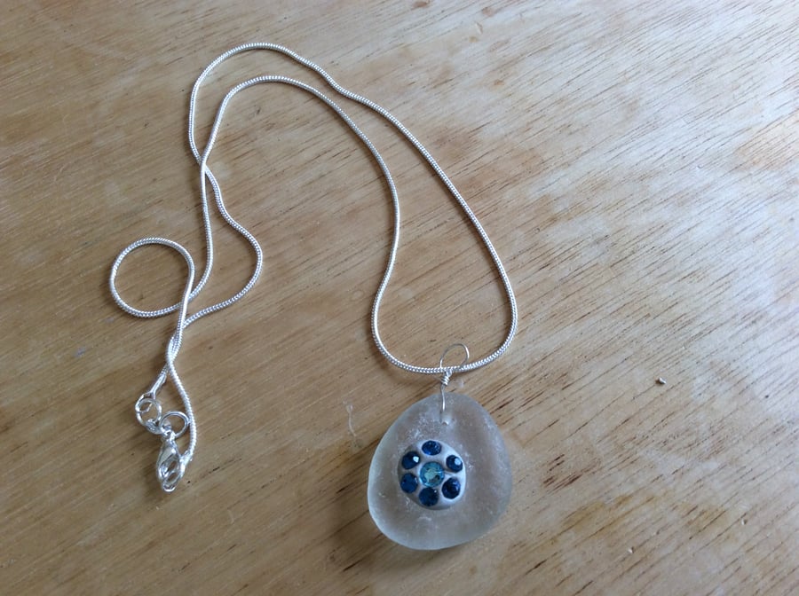 Sea glass pendant with crystals