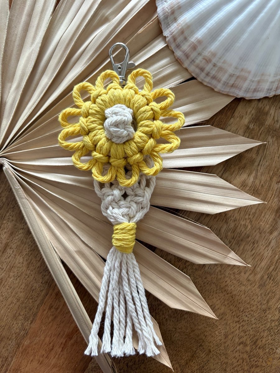 Flower keyring