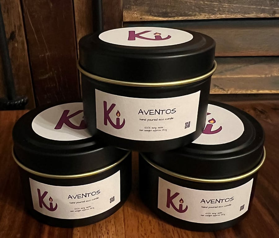 Aventos scented soy candle in a black tin