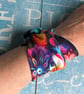 Tropical floral summer vibe cuff bracelet with twist design - Image 8