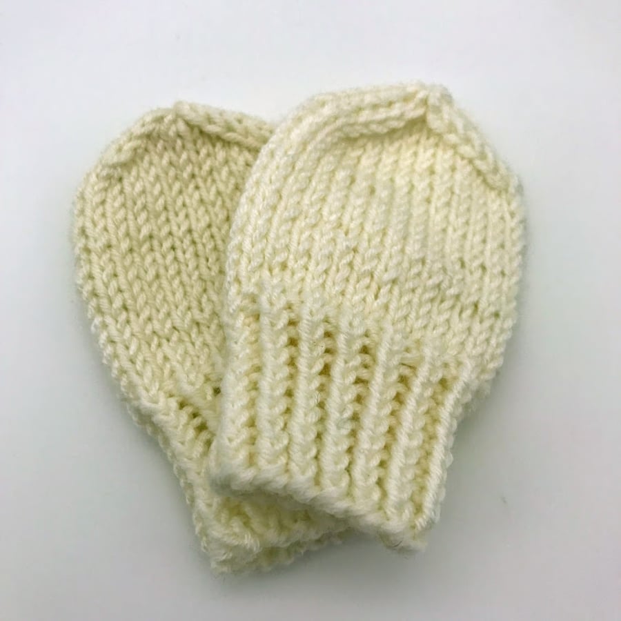 Hand Knitted mittens newborn off-white cream