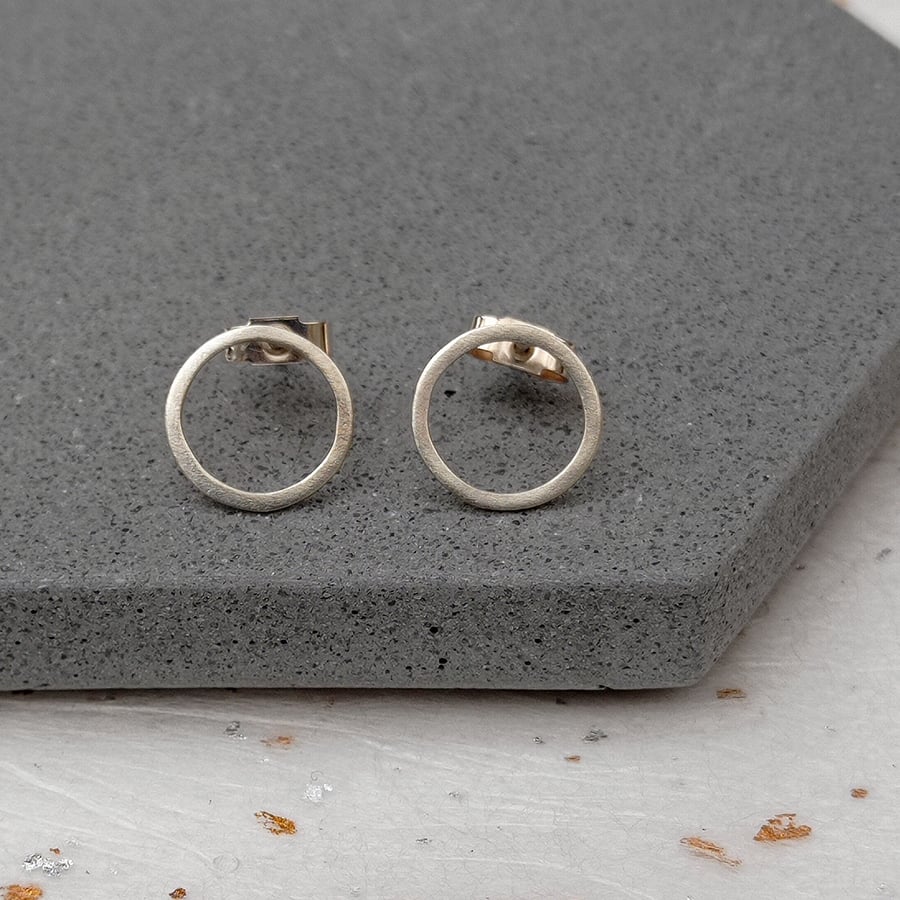 Sterling silver wire circle earrings - handmade geometric studs