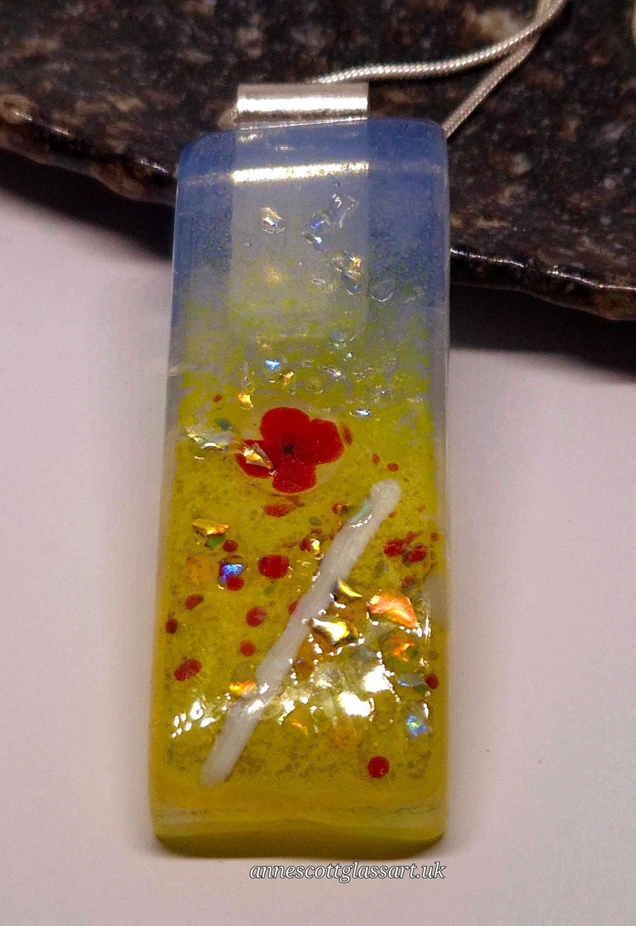 Handmade Fused Opaline Glass Pendant Necklace Poppy-field (D)