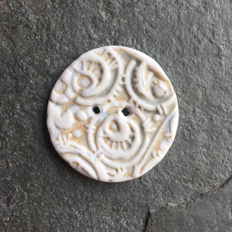 Porcelain buttons, 1 large round textured pale khaki and white size: 44mm