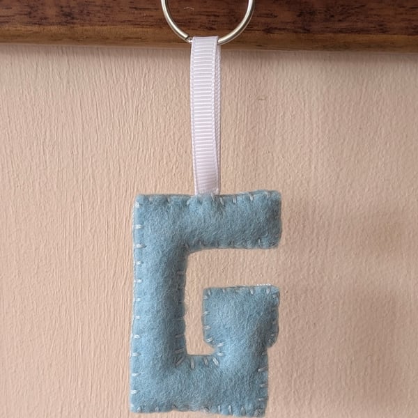 Handmade felt alphabet letter keyring G