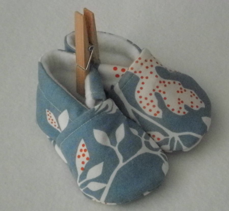 leaf print booties 6-12 months , free worldwide postage
