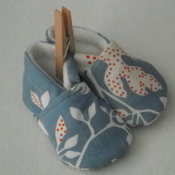 leaf print booties 6-12 months , free worldwide postage