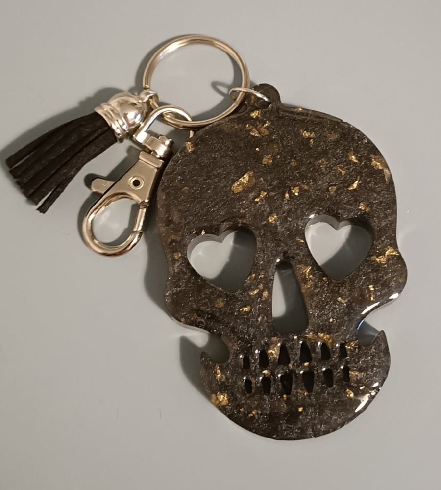 Black and gold skull keyring 