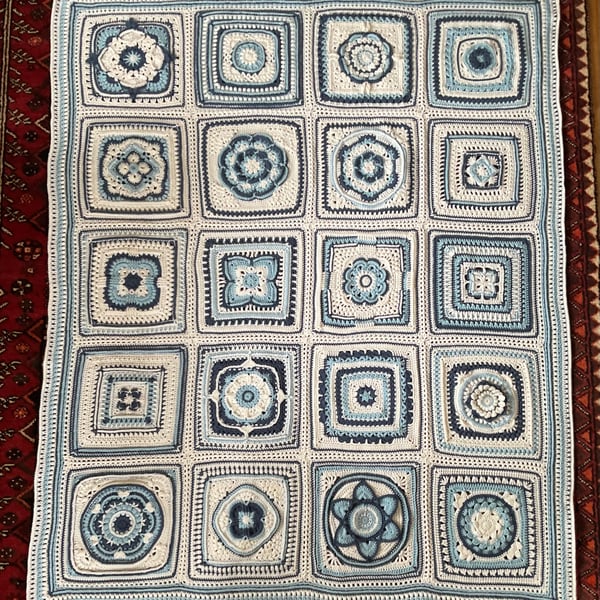 Crocheted Detailed Granny Square blanket