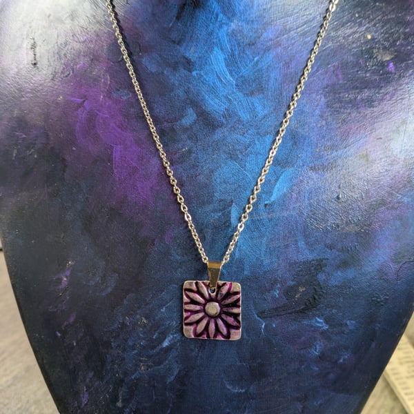 Stainless steel necklace with pewter pendant 