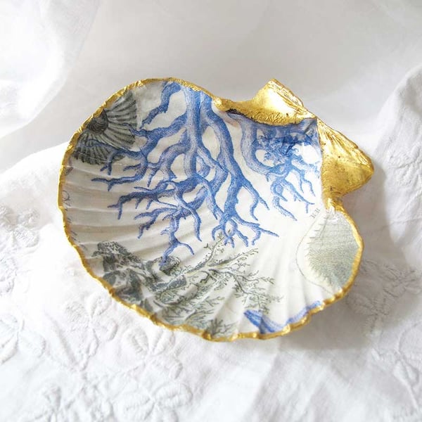 SCALLOP SHELL TRINKET DISH 