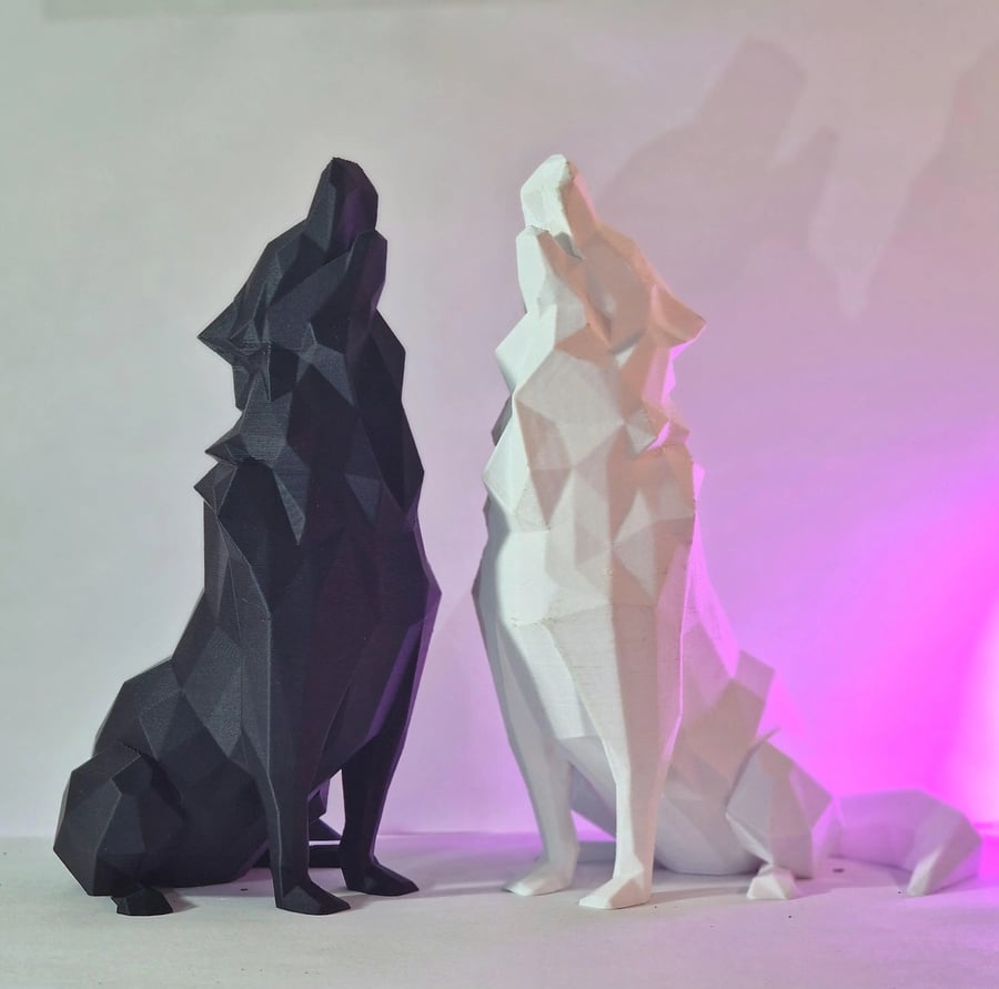 Set of 2 Low Poly Howling Wolf Sculptures – Modern Geometric Wolf Décor for Home