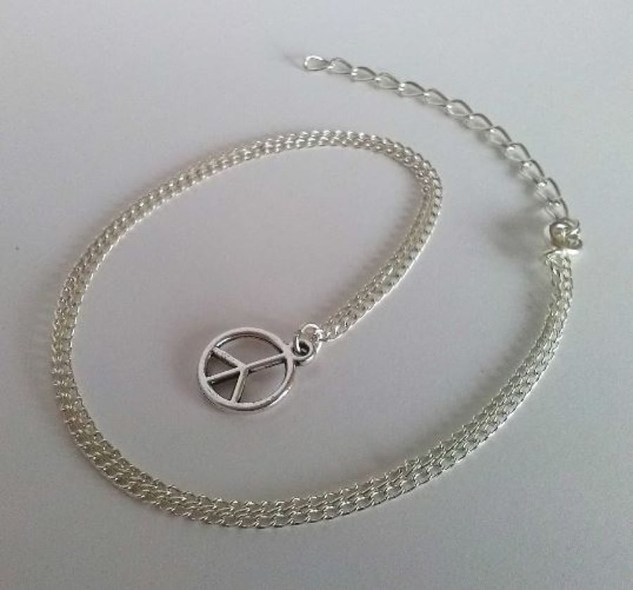 Silver Plate Simple Small Peace Sign CND Retro 60s Necklace