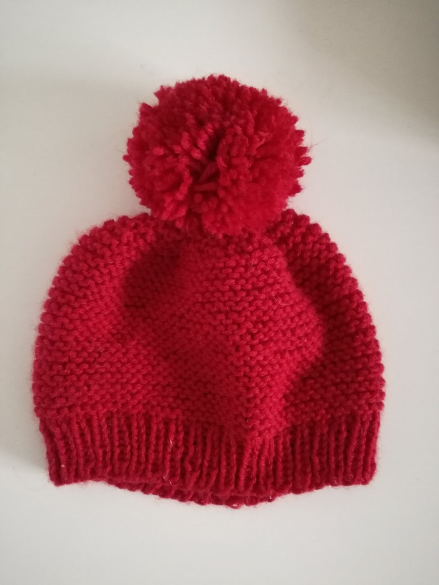 Simple knitted baby bobble hat