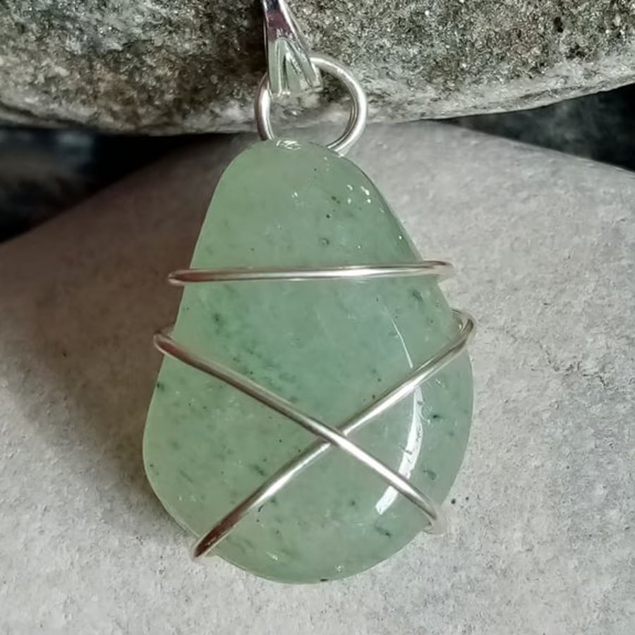 Wire-wrapped natural Aventurine tumble stone 