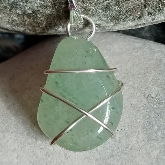 Wire-wrapped natural Aventurine tumble stone 