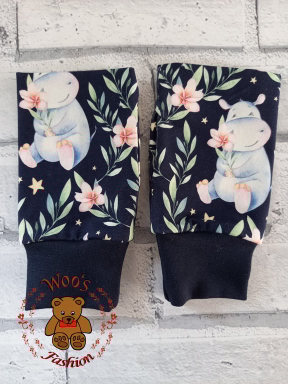 Hippo fingerless gloves