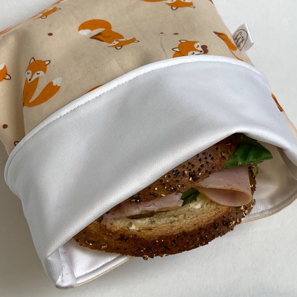 Large sandwich bag. Reusable and eco-friendly. Orange foxes.