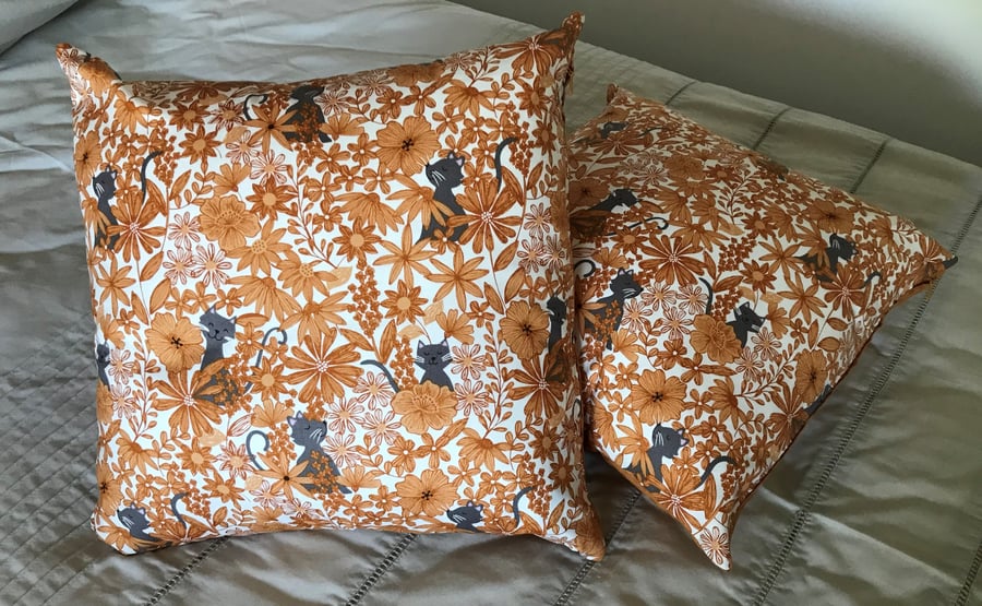 Cushion, Cats print, double sided 