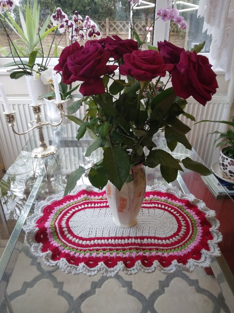 table serving crochet handmade 