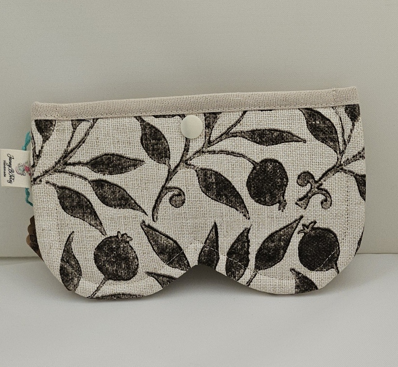 Glasses shaped glasses case in a William Morris fabric.