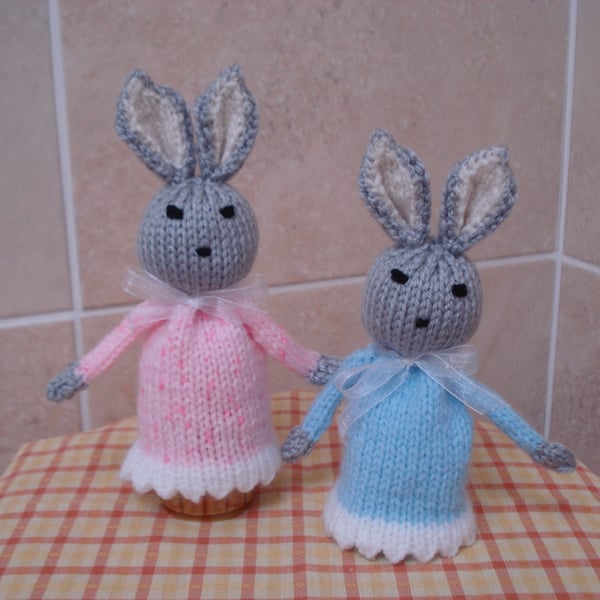 Pair Of Egg Cosy Bunny Rabbits Ready For Breakfast Pink And Blue (R904)