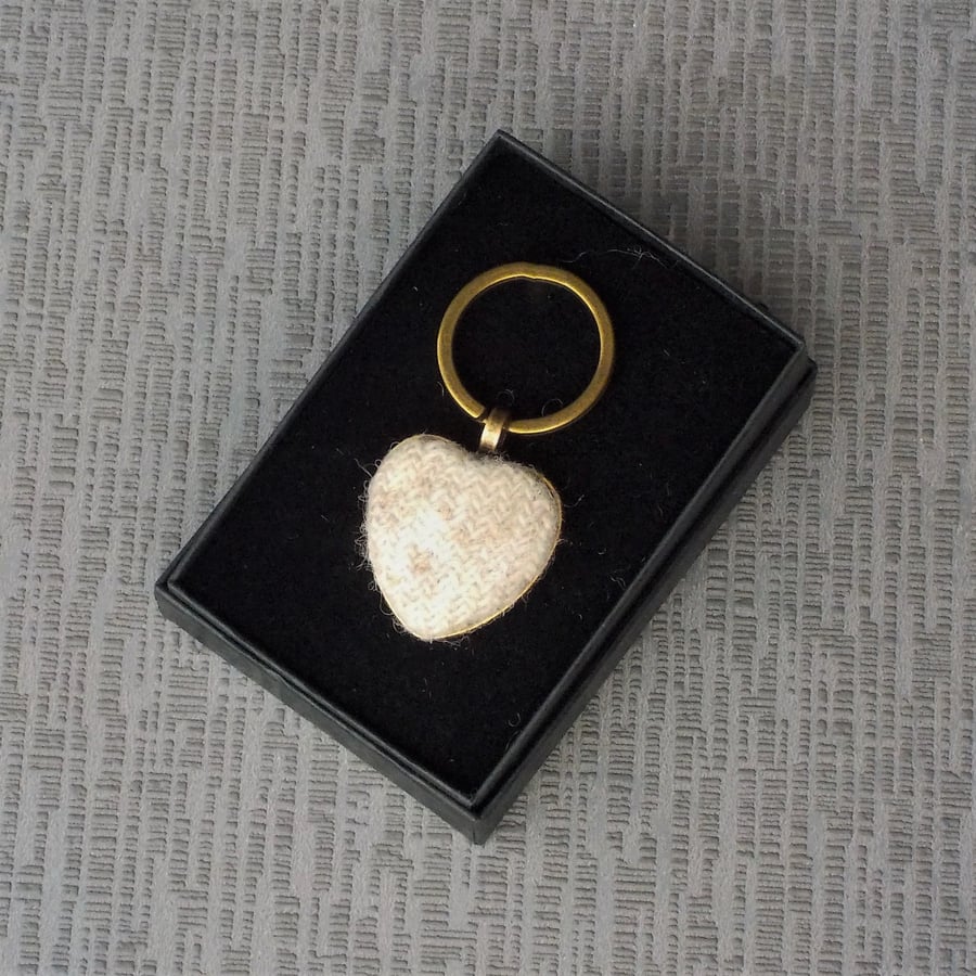 Cream Harris tweed heart keyring plain oatmeal key fob love heart gift