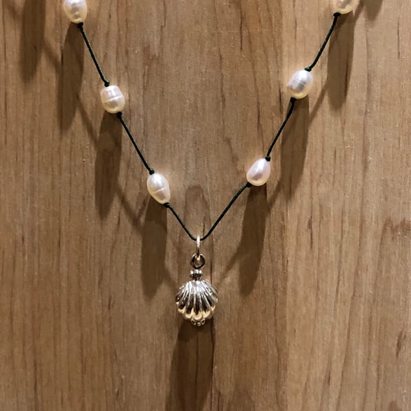 Opening Silver Shell Pendant with Freshwater pearls