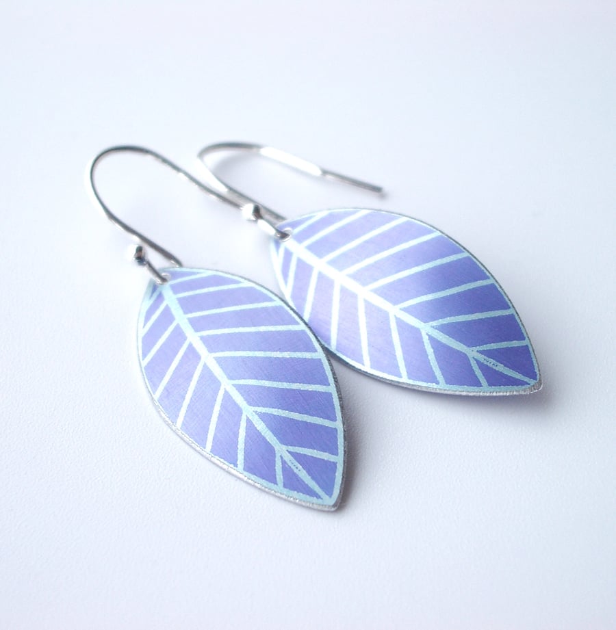 Purple leaf oval earrings