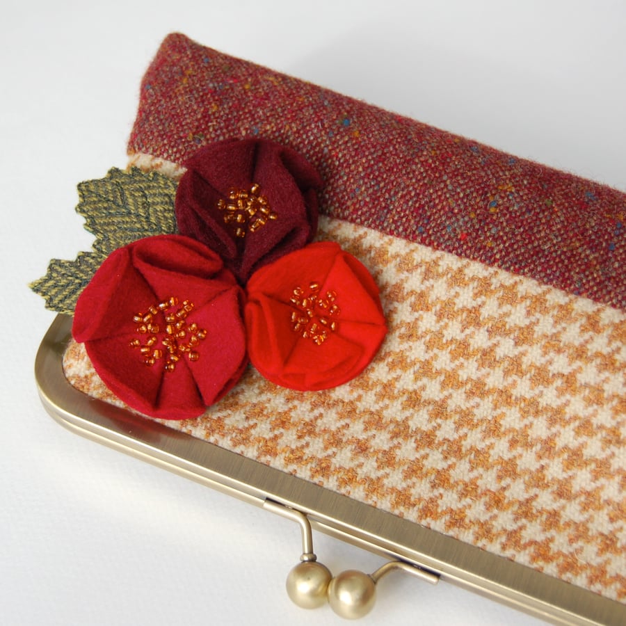 Red Rose Tweed Purse