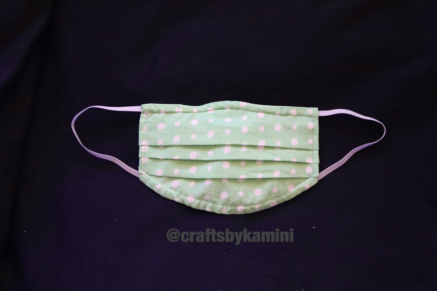 Washable face covering with nose wire and filter pocket (postage included)