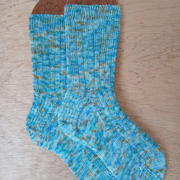 Socks, hand knitted, MEDIUM, adult size 5-6, Merino wool blend