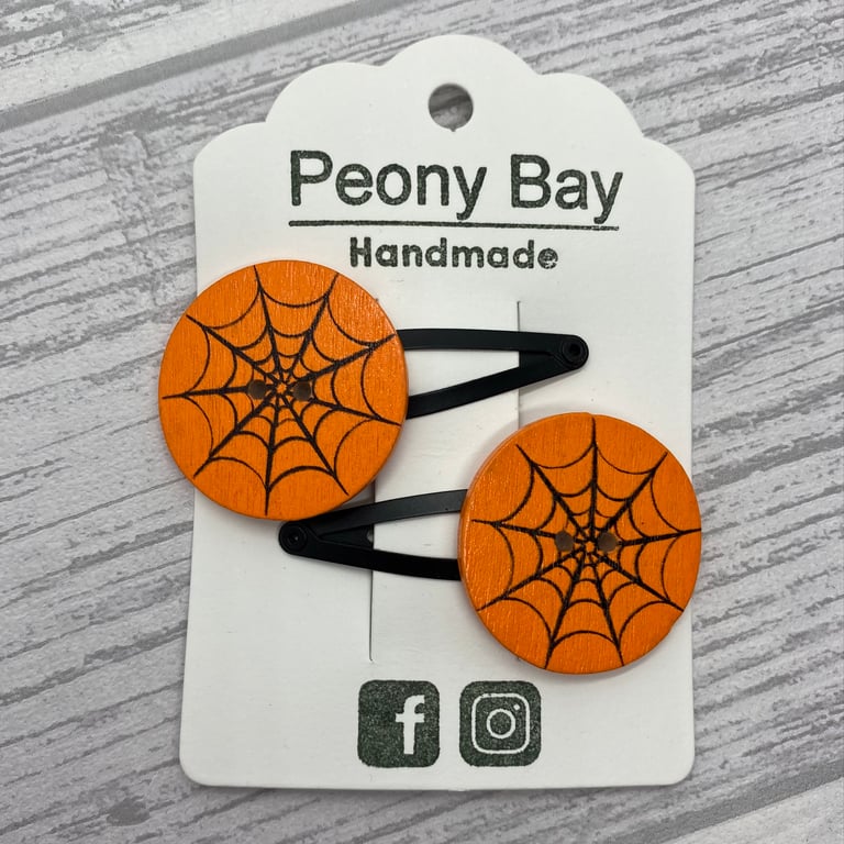 Spider’s web hair clips 
