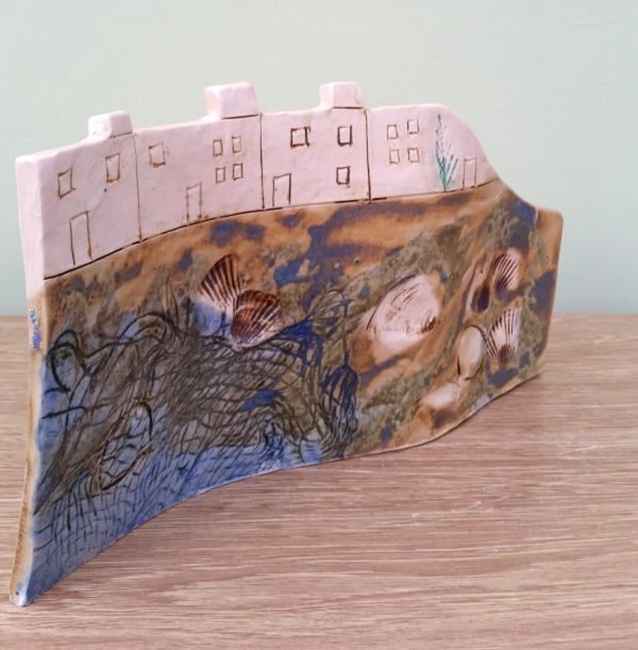 Seaside Cottages Ceramic Curve