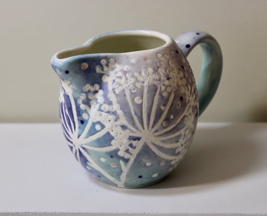 Cow parsley little round jug