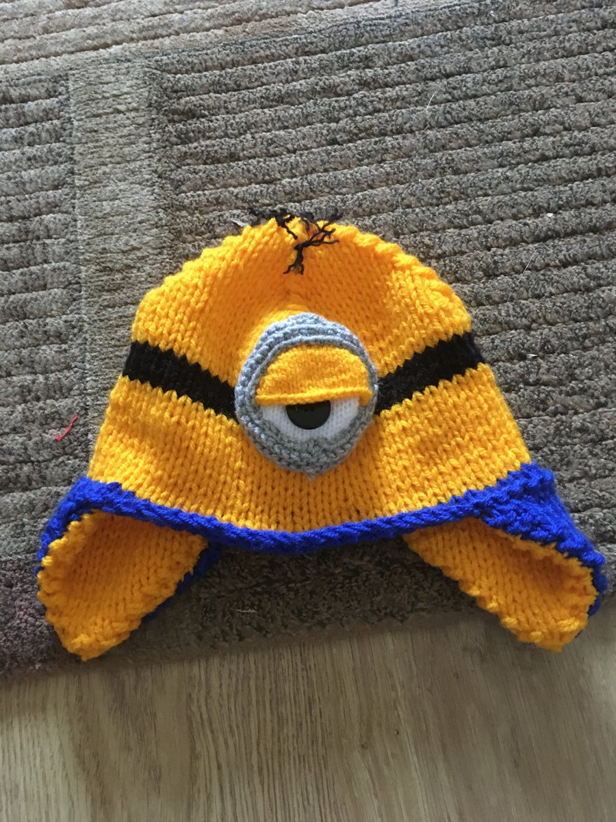 MINION HAT AGE 5 - 10