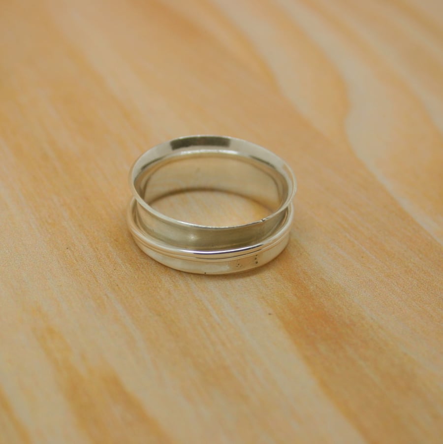 Sterling silver spinner ring size O