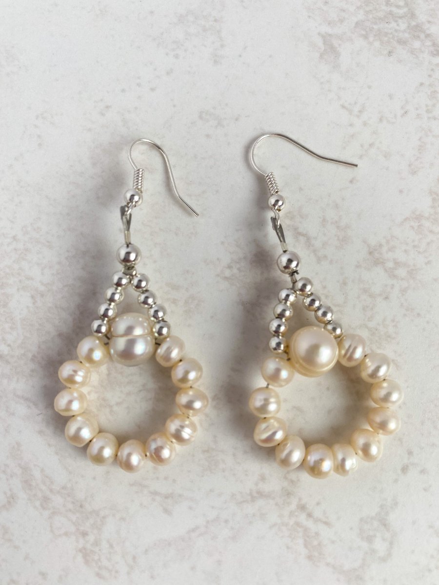 Freshwater pearl circle earrings. 