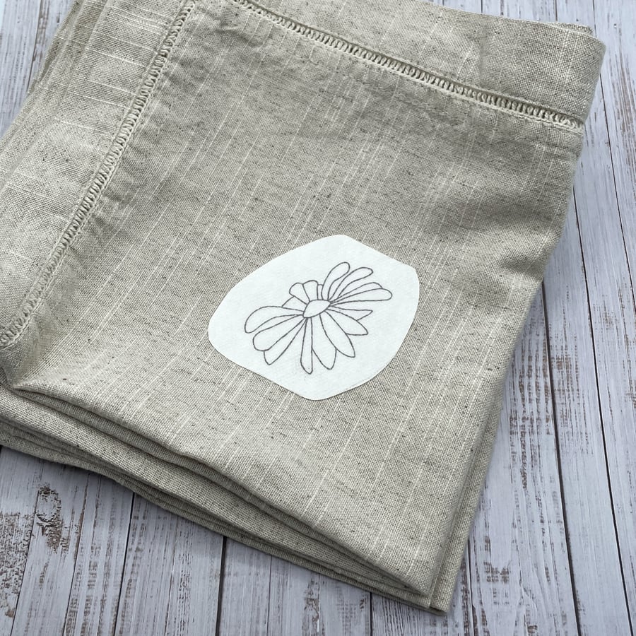 Ox eye daisy embroidery stickers. Napkin embroidery patches