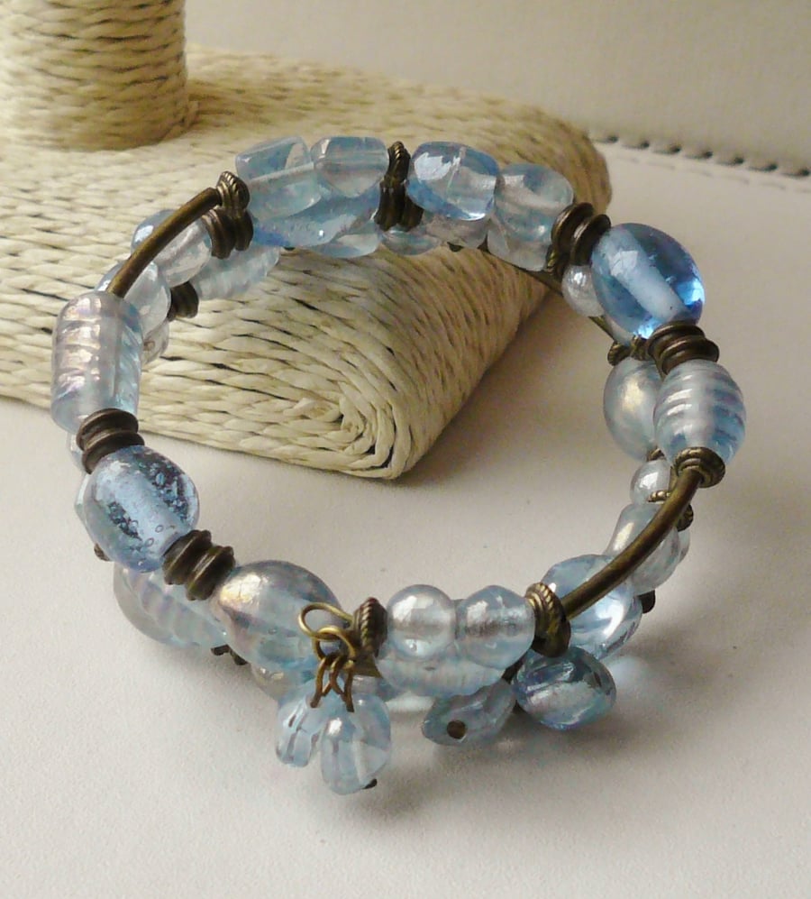 Memory Wire Bracelet Pale Blue Indian Glass Lustre Bead Antique Bronze KCJ1546