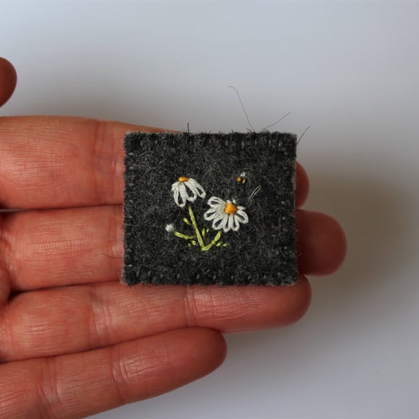 Camomile and Bee Wildflower Embroidered Felt Brooch