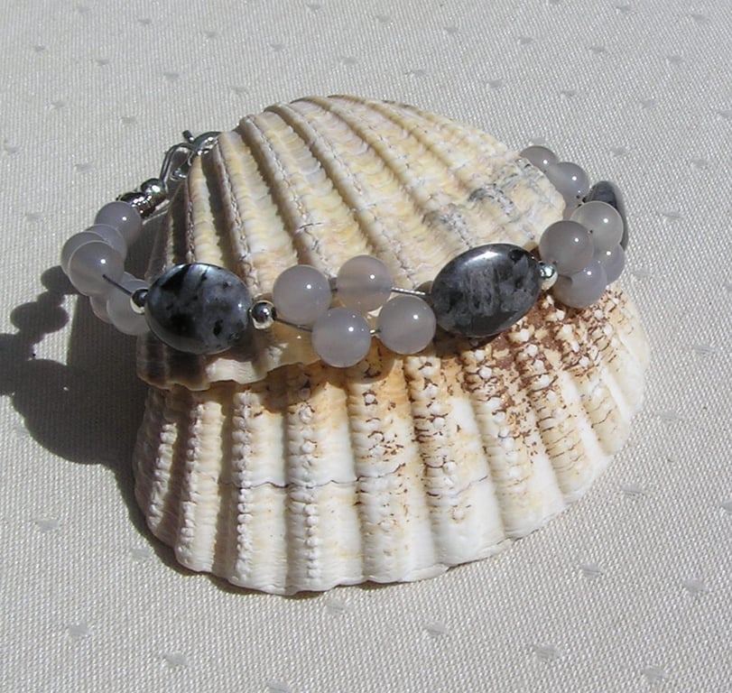Black Labradorite & Grey Agate Gemstone Beaded Chakra Bracelet "Emilia"
